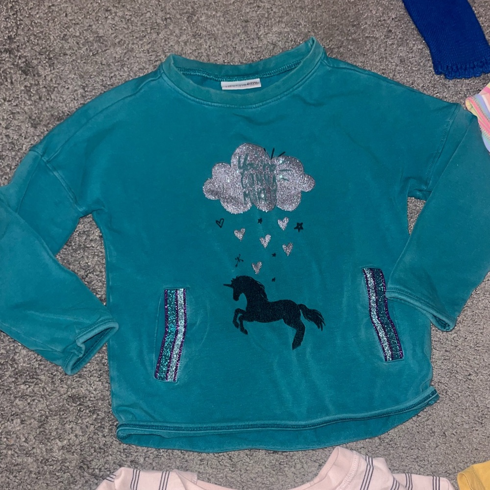 12-Piece Girls Size 5 Clothing Lot – Stylish & Playful Wardrobe Essentials - Picture 3 of 12